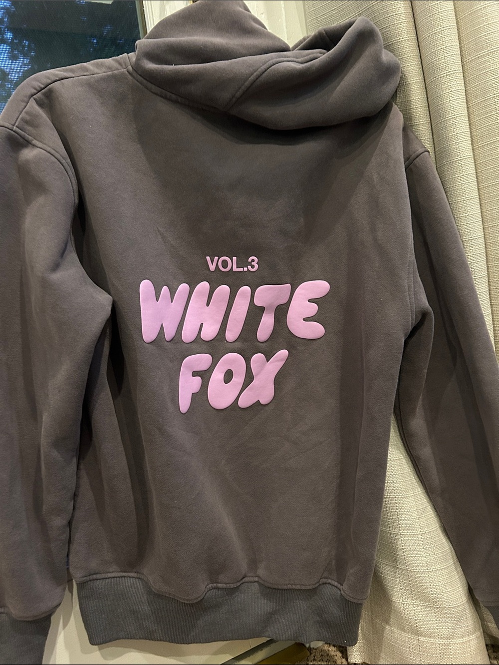 White Fox Hoodie Vol.3 in gray with lilac Logo